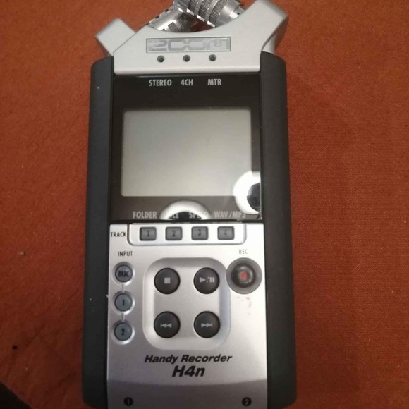 Zoom H4n Portable Recorder - Stereo Mics - XLR Inputs - 16GB SD - Picture 3 of 10